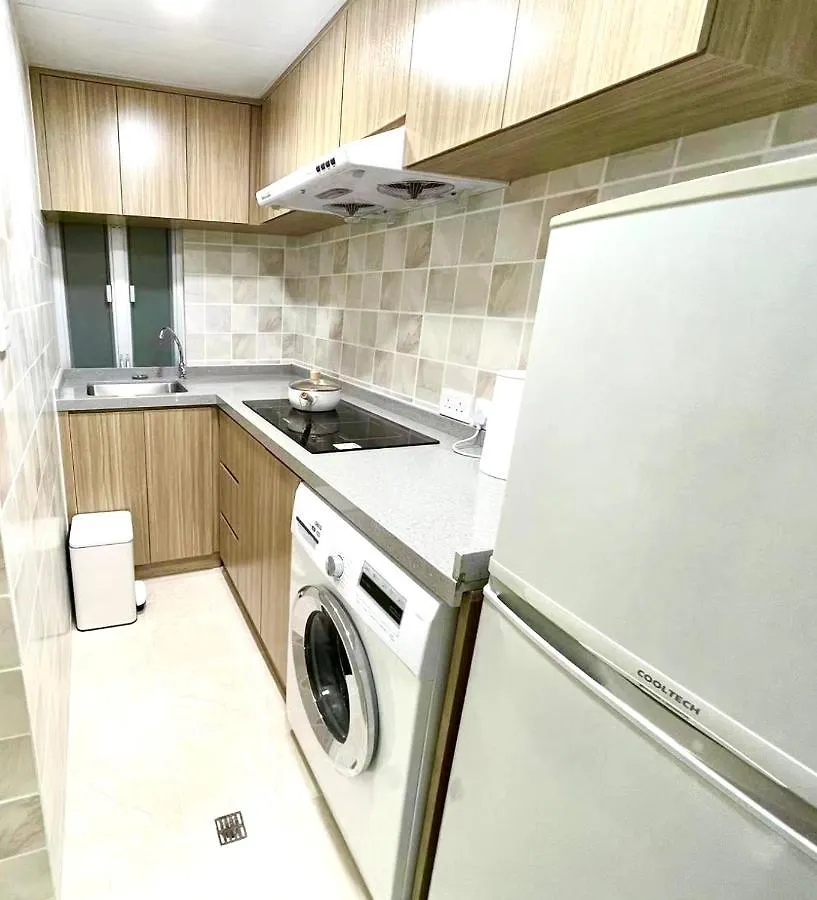 Stylish 3-Bedroom Apartment: Central Location & Spacious Living Hong Kong China
