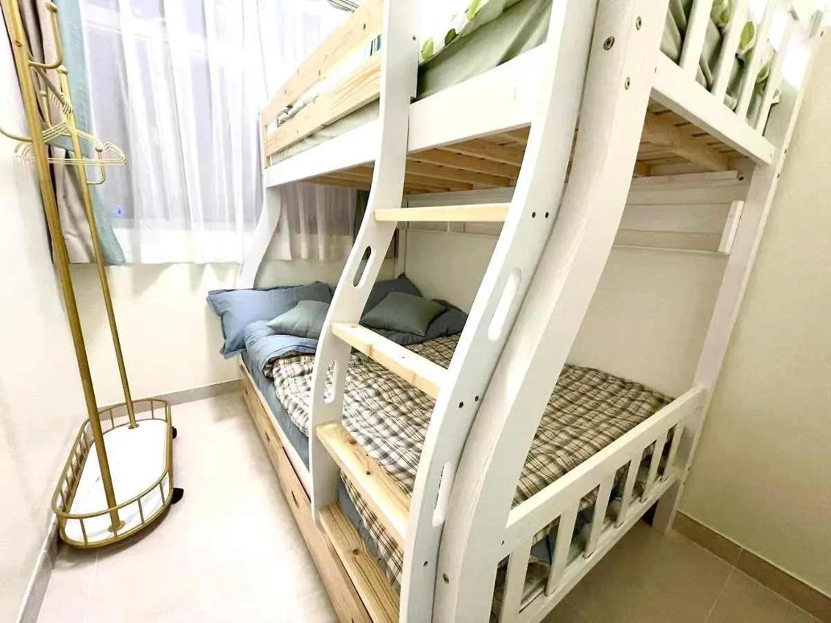 Apartment Stylish 3-Bedroom Apartment: Central Location & Spacious Living Hong Kong China